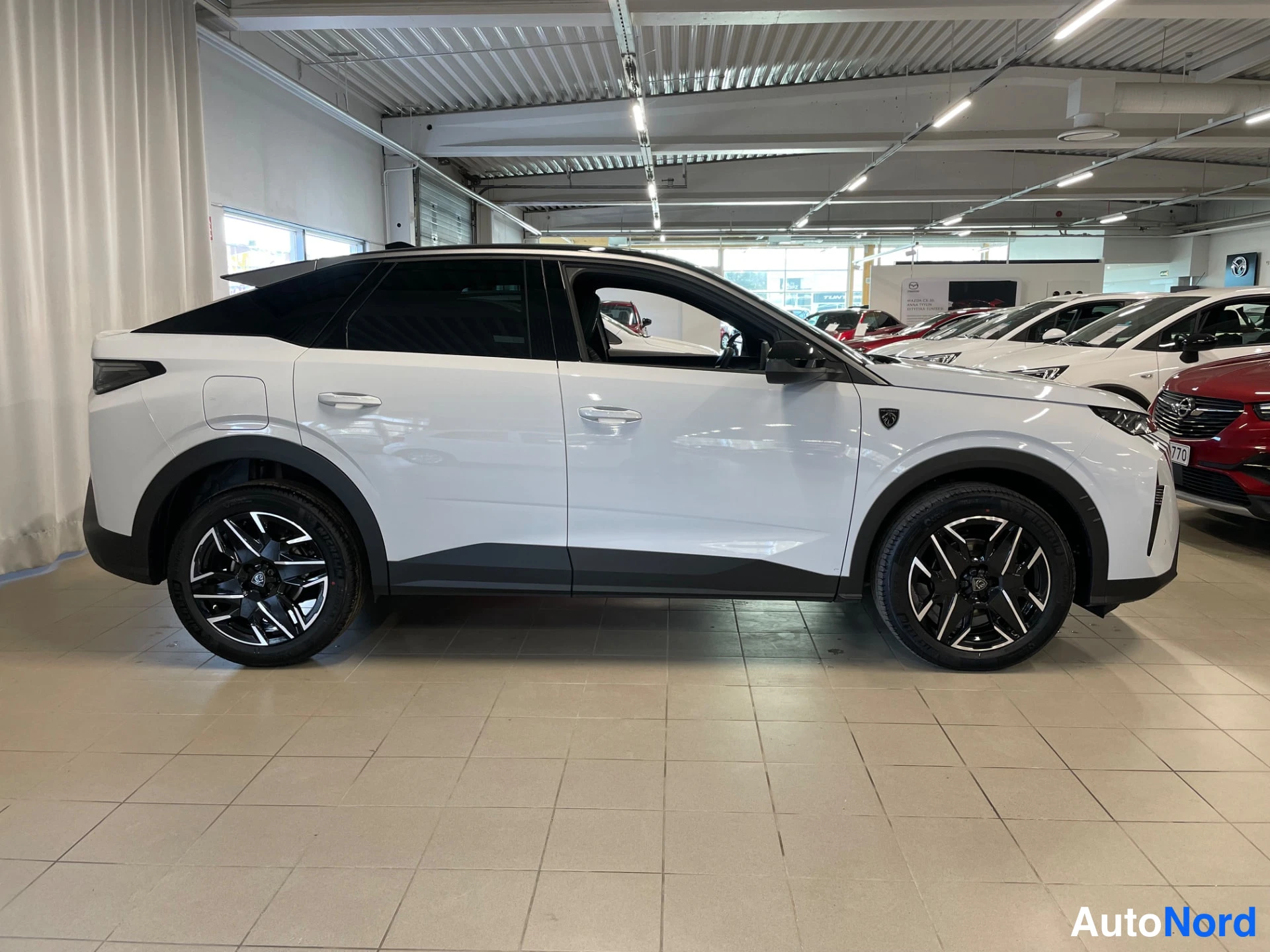 White Peugeot 3008 2026, side, photo 5