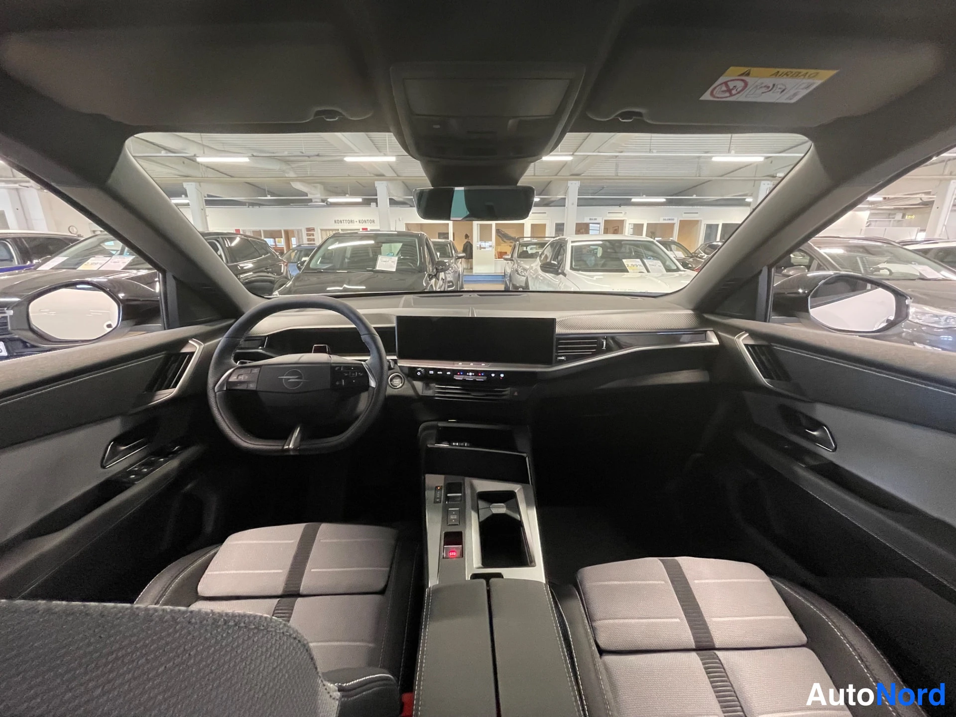 White Opel Grandland 2026, photo 9