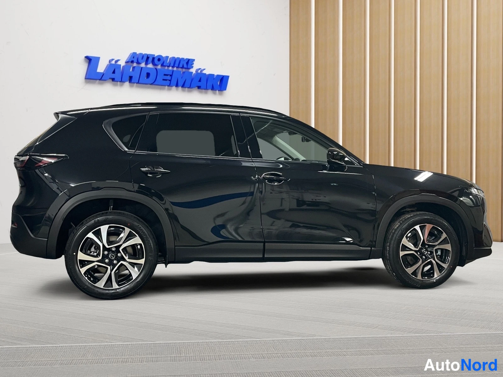 Black Mazda CX-5 2026, side, photo 4