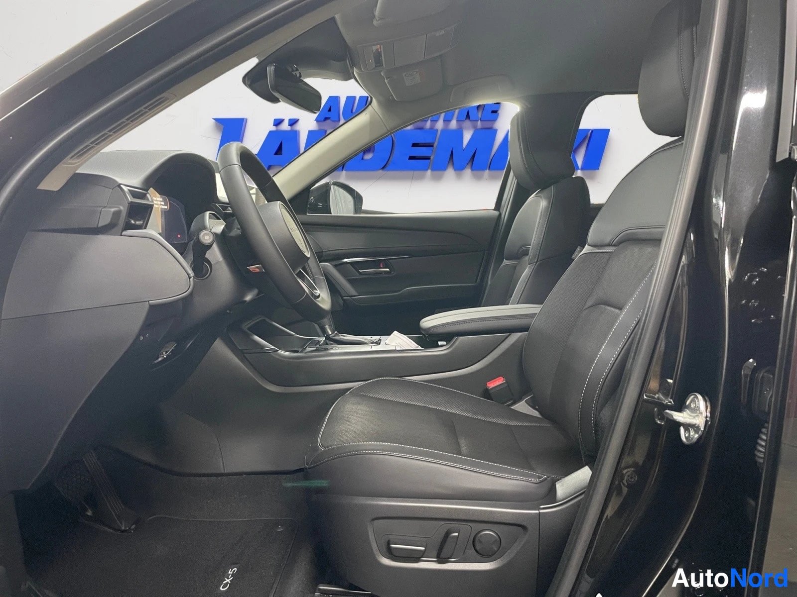 Black Mazda CX-5 2026, photo 24
