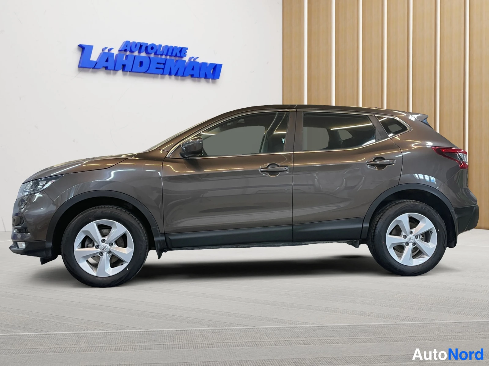 Brown Nissan Qashqai 2017, side, photo 5