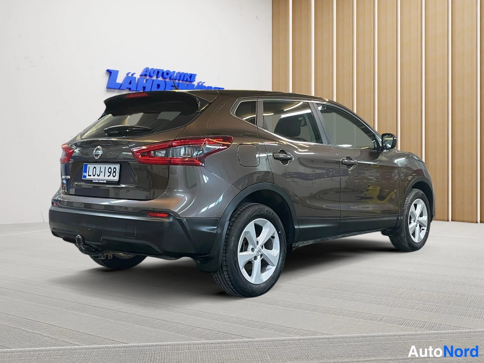 Brown Nissan Qashqai 2017, rear three-quarter, photo 6