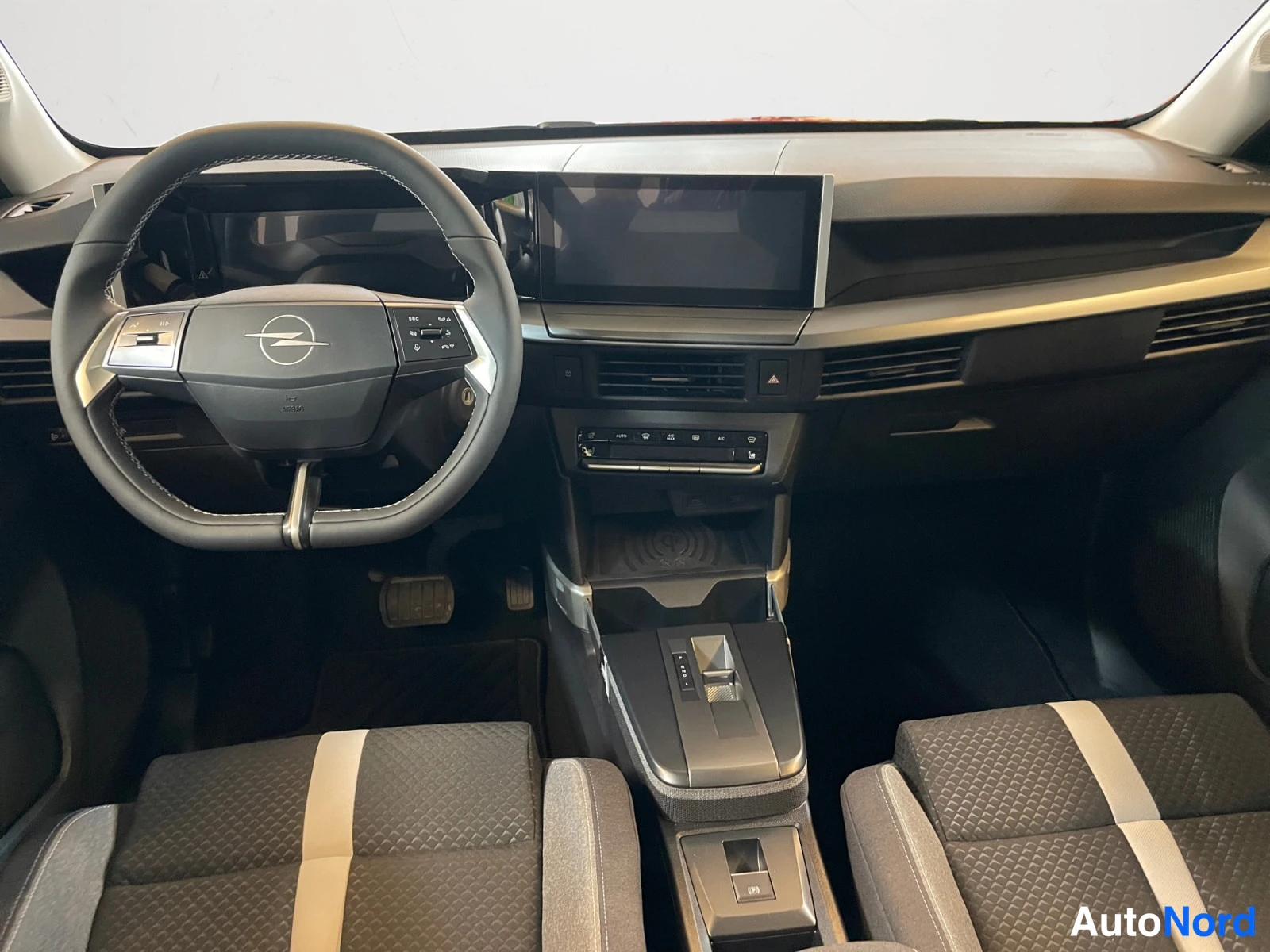Orange Opel Frontera 2026, photo 13