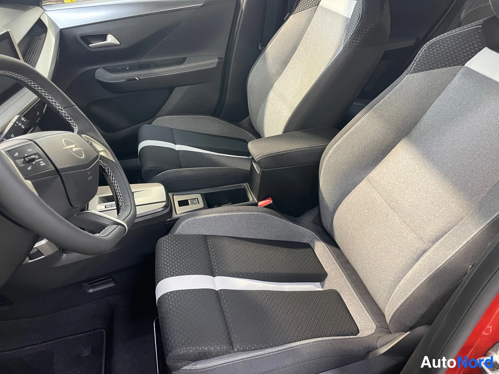 Orange Opel Frontera 2026, photo 25