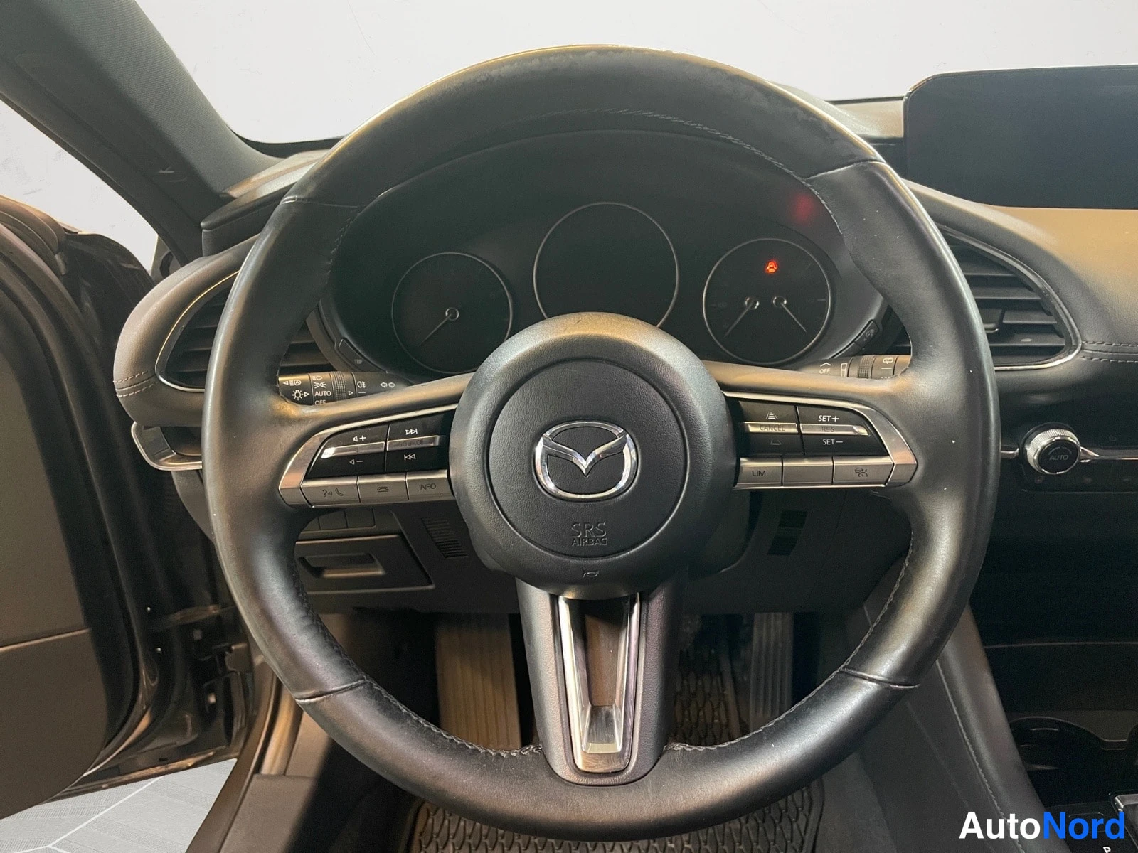 Harmaa Mazda Mazda3 2021, kuva 13