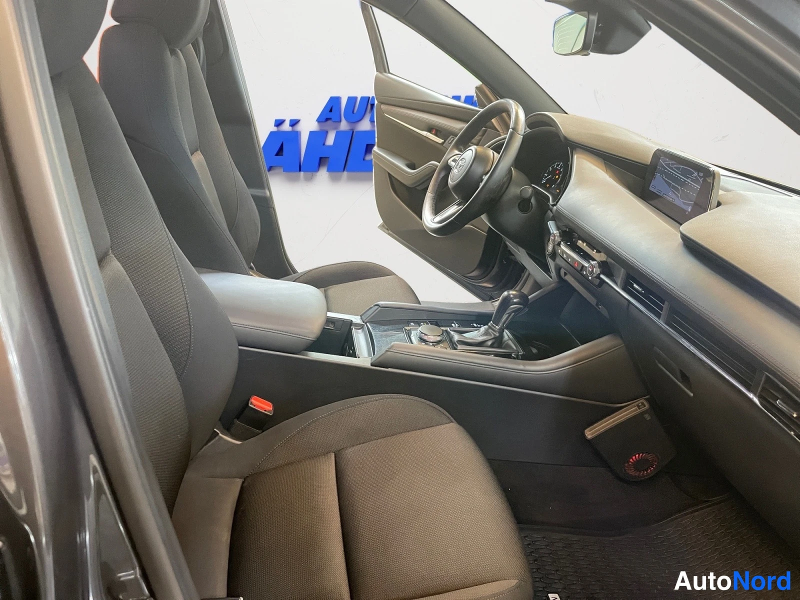 Harmaa Mazda Mazda3 2021, kuva 16