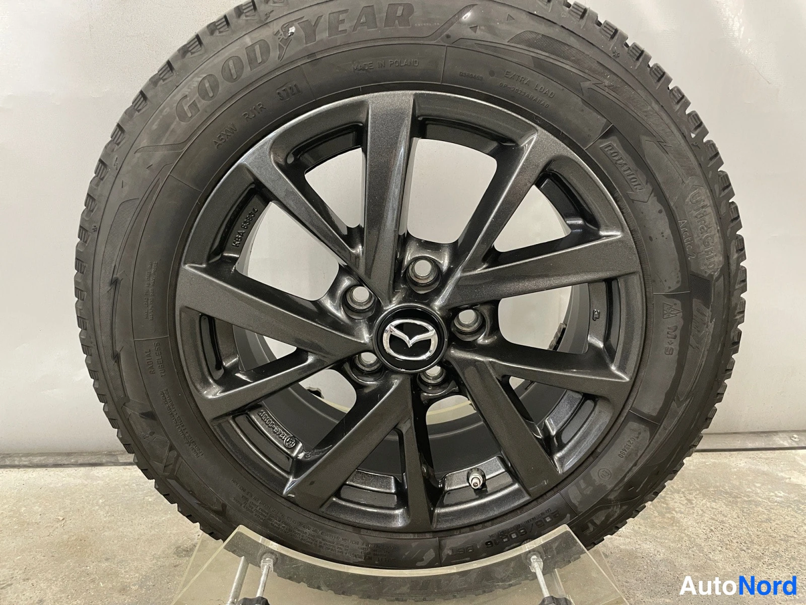 Harmaa Mazda Mazda3 2021, yksityiskohta, kuva 9