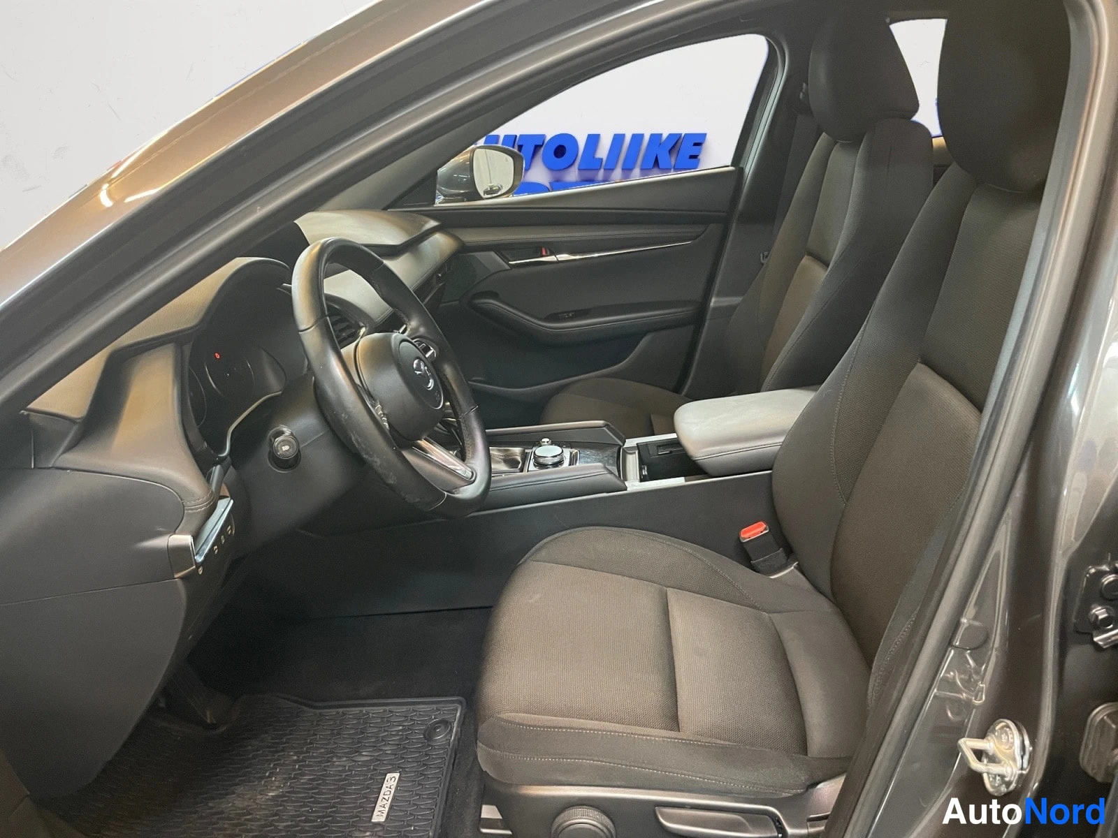 Harmaa Mazda Mazda3 2021, kuva 10