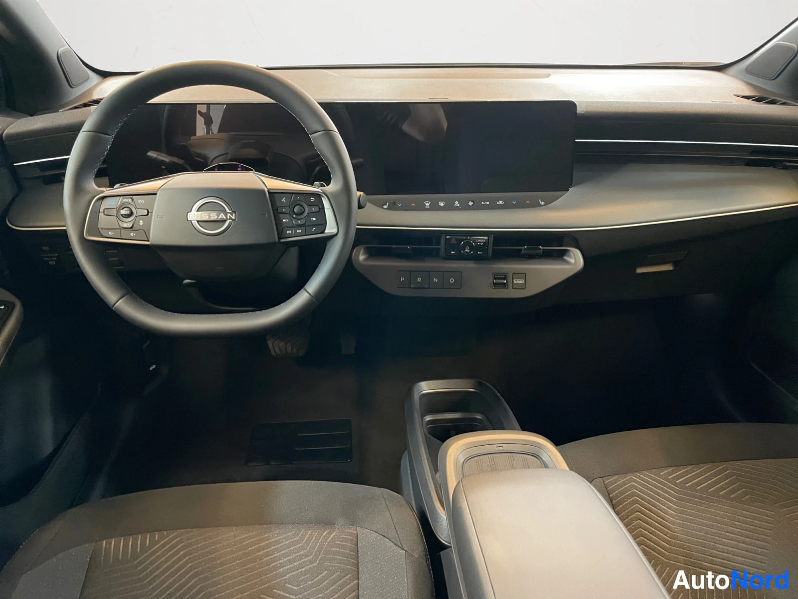Grey Nissan Leaf 2026, photo 12