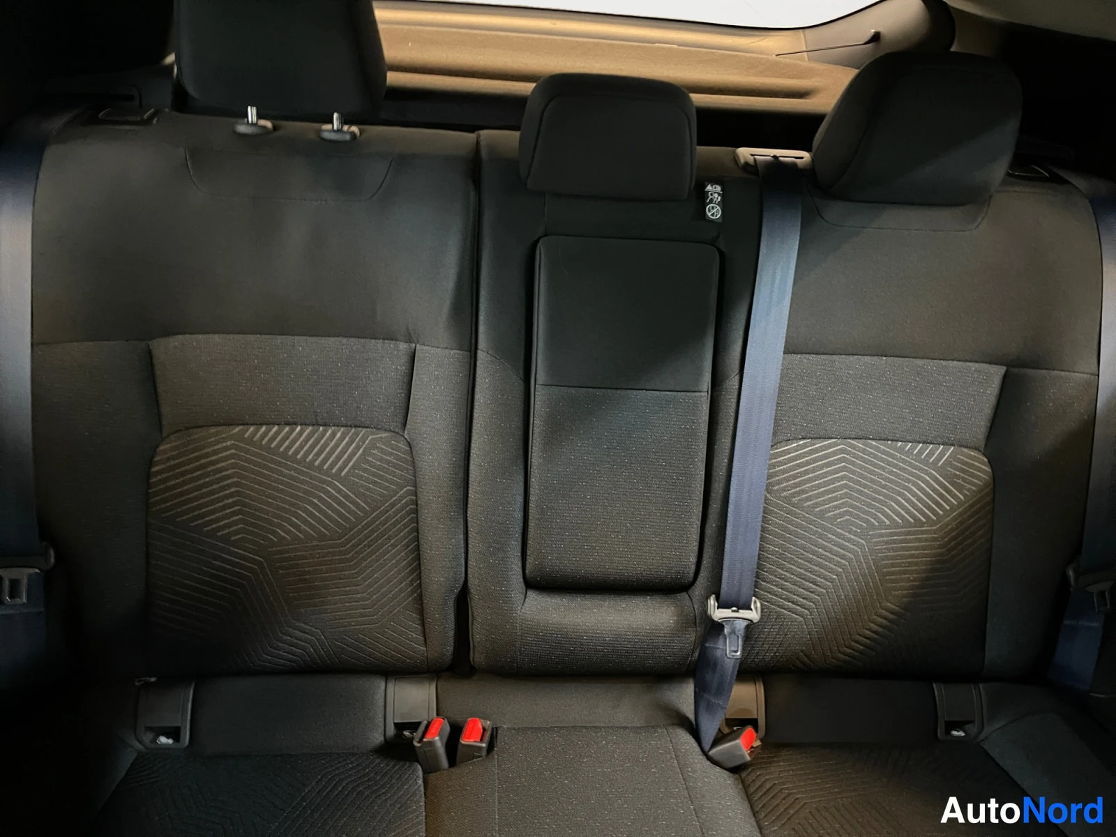 Grey Nissan Leaf 2026, photo 18