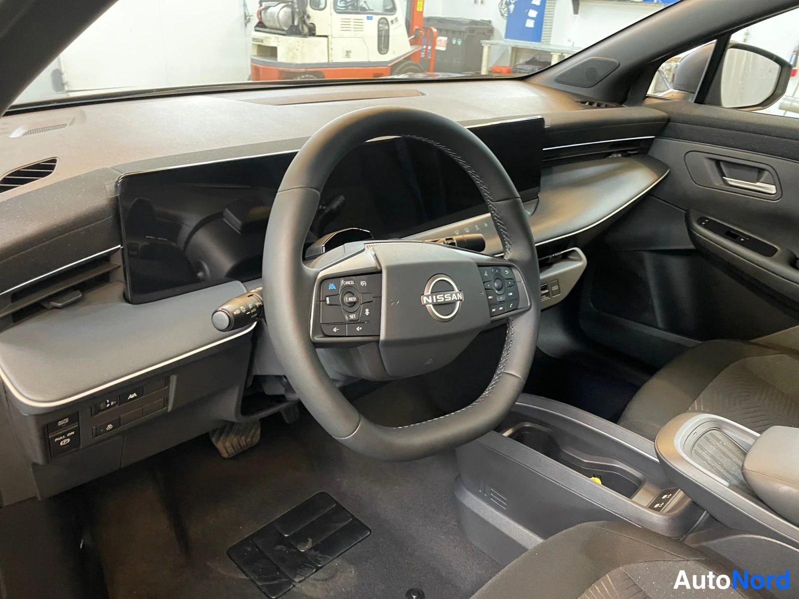 Grey Nissan Leaf 2026, photo 23