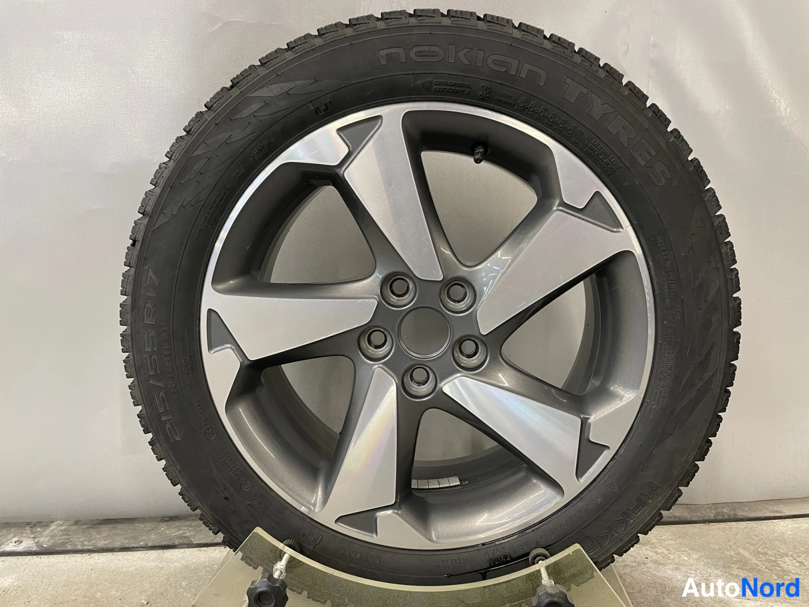 Punainen Ford Focus 2022, kuva 23