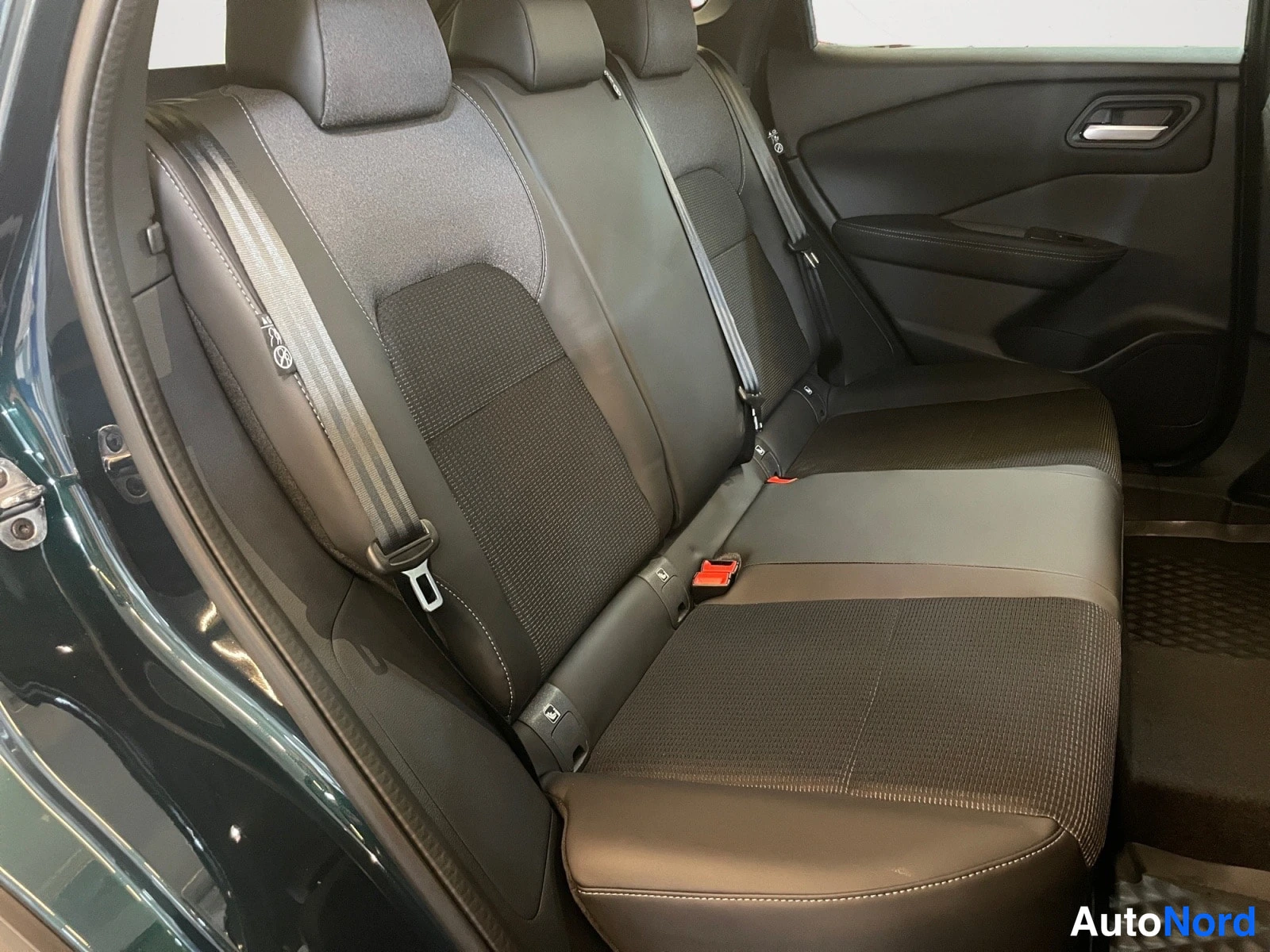 Green Nissan Qashqai 2026, photo 19
