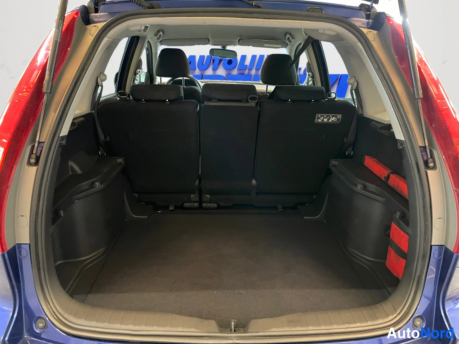 Sininen Honda CR-V 2012, kuva 18