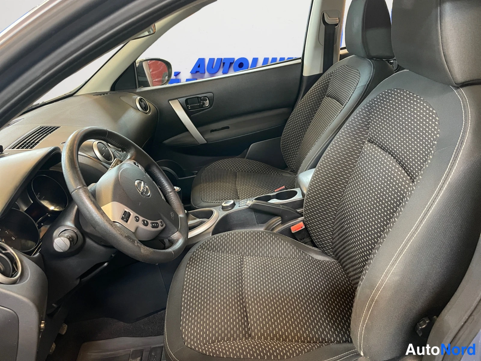 Sininen Nissan Qashqai 2008, kuva 12