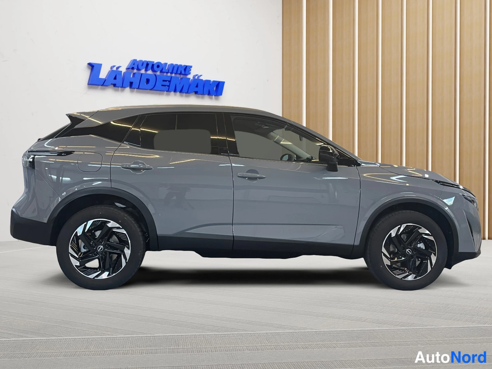 Grey Nissan Qashqai 2026, side, photo 6