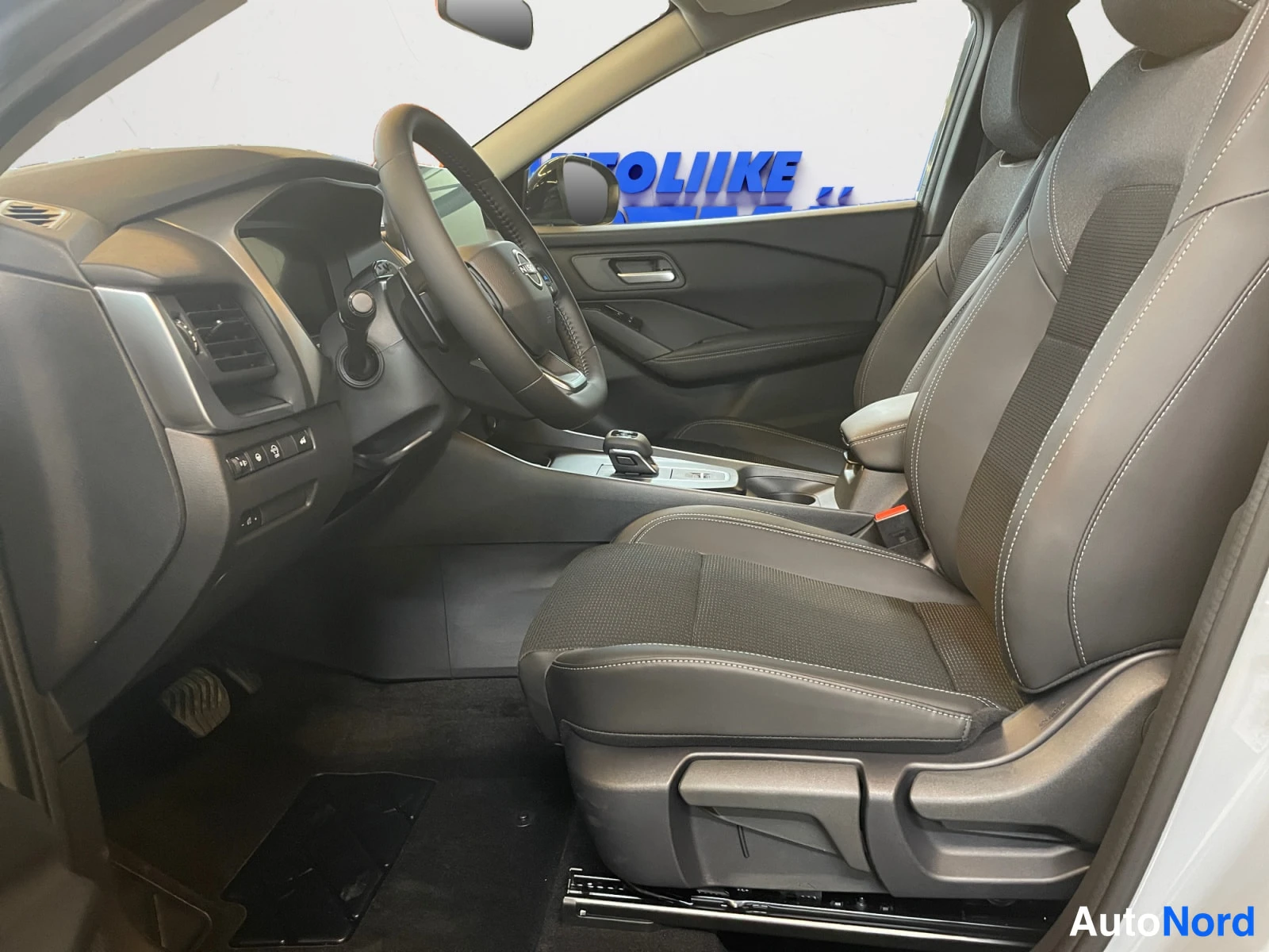 Grey Nissan Qashqai 2026, photo 10
