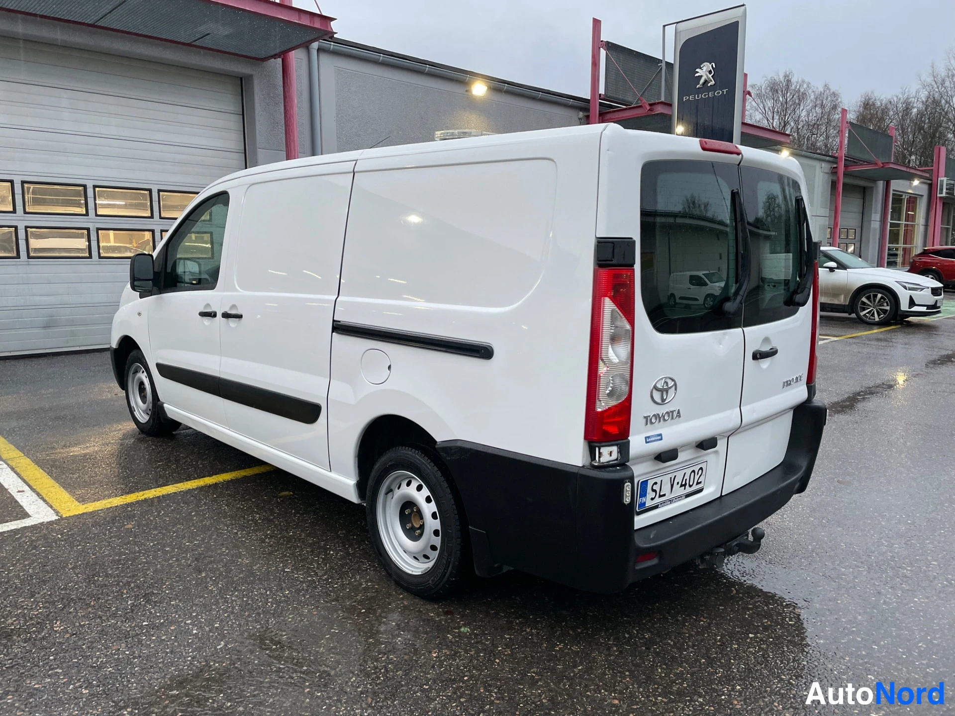 Valkoinen Toyota Proace 2015, takaviisto, kuva 6