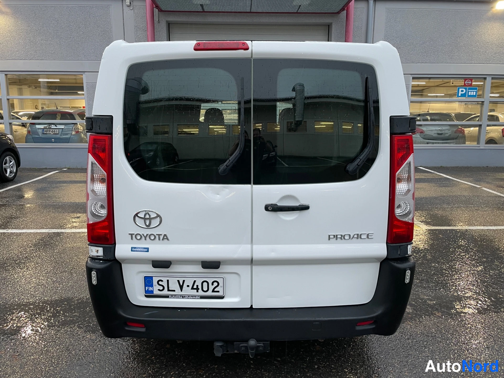 Valkoinen Toyota Proace 2015, takaa, kuva 8