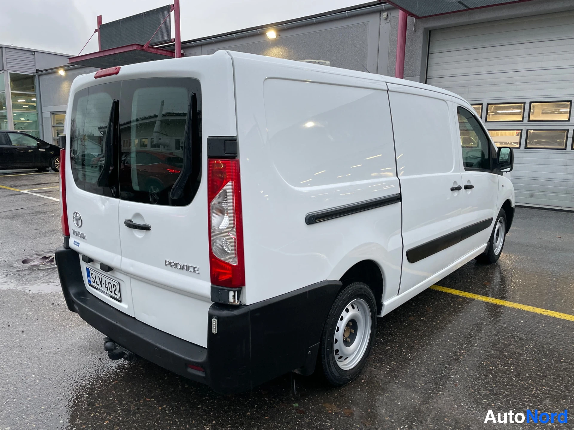 Valkoinen Toyota Proace 2015, takaviisto, kuva 7