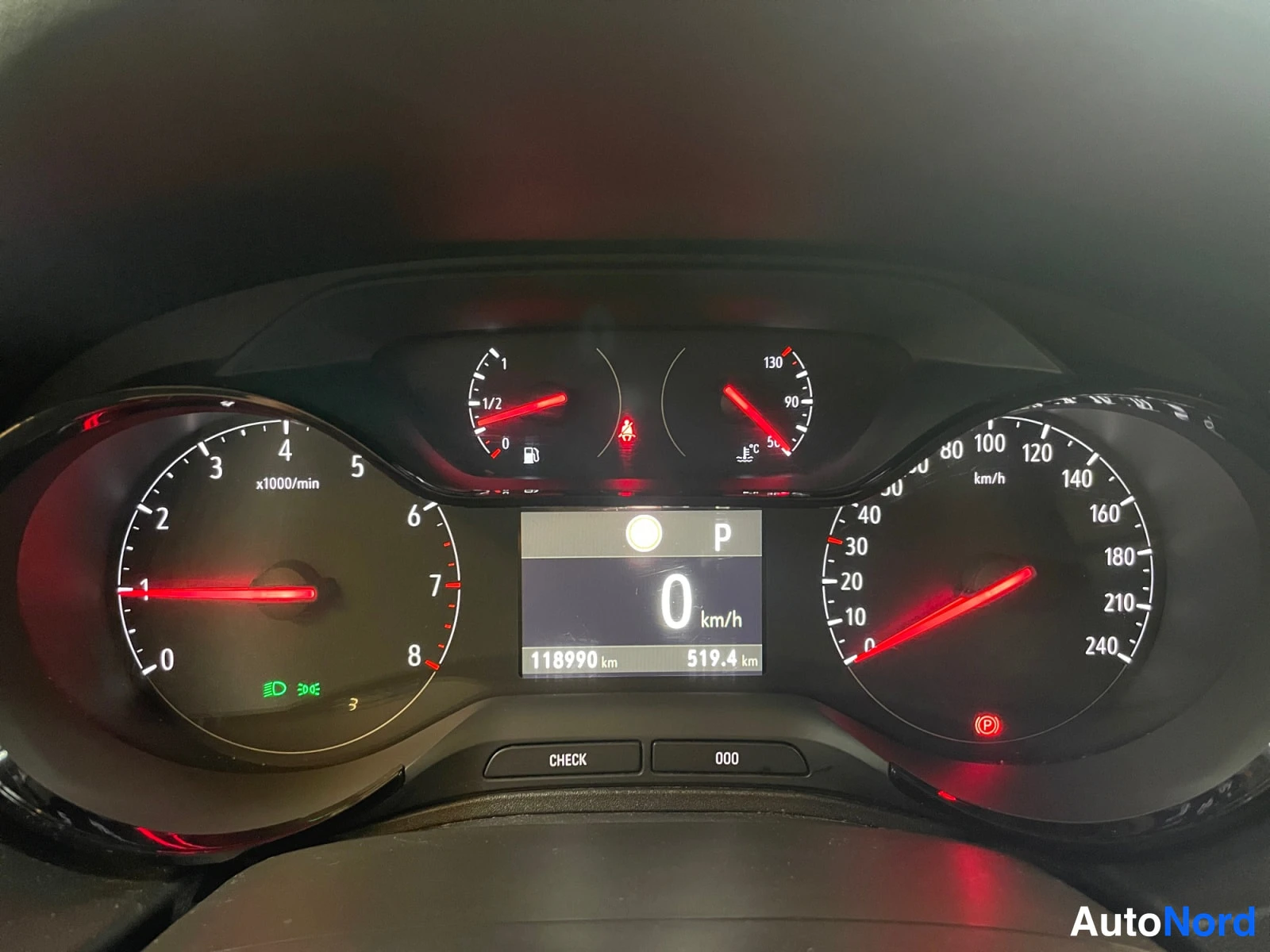 Harmaa Opel Grandland X 2018, kuva 24