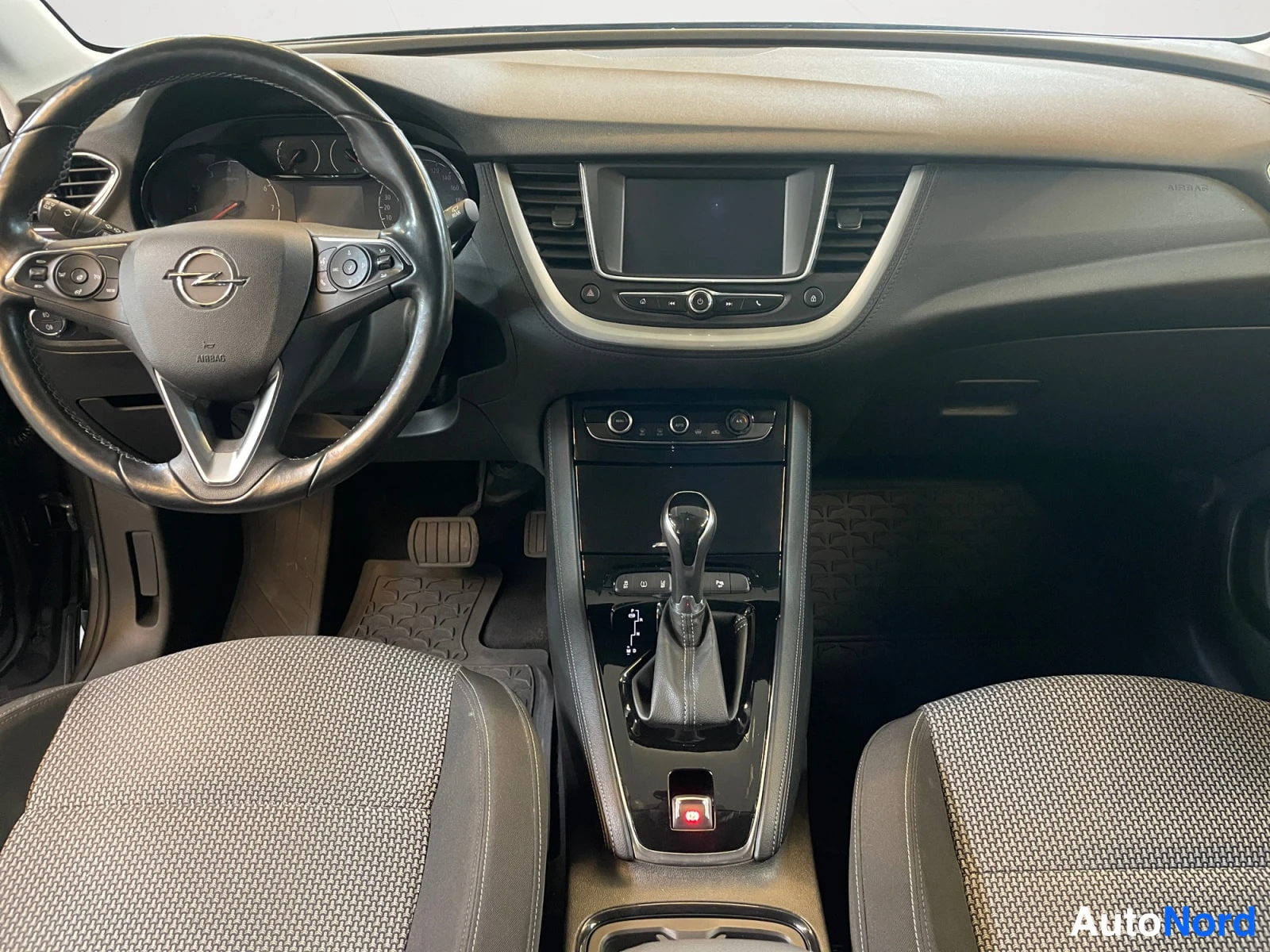 Harmaa Opel Grandland X 2018, kuva 14