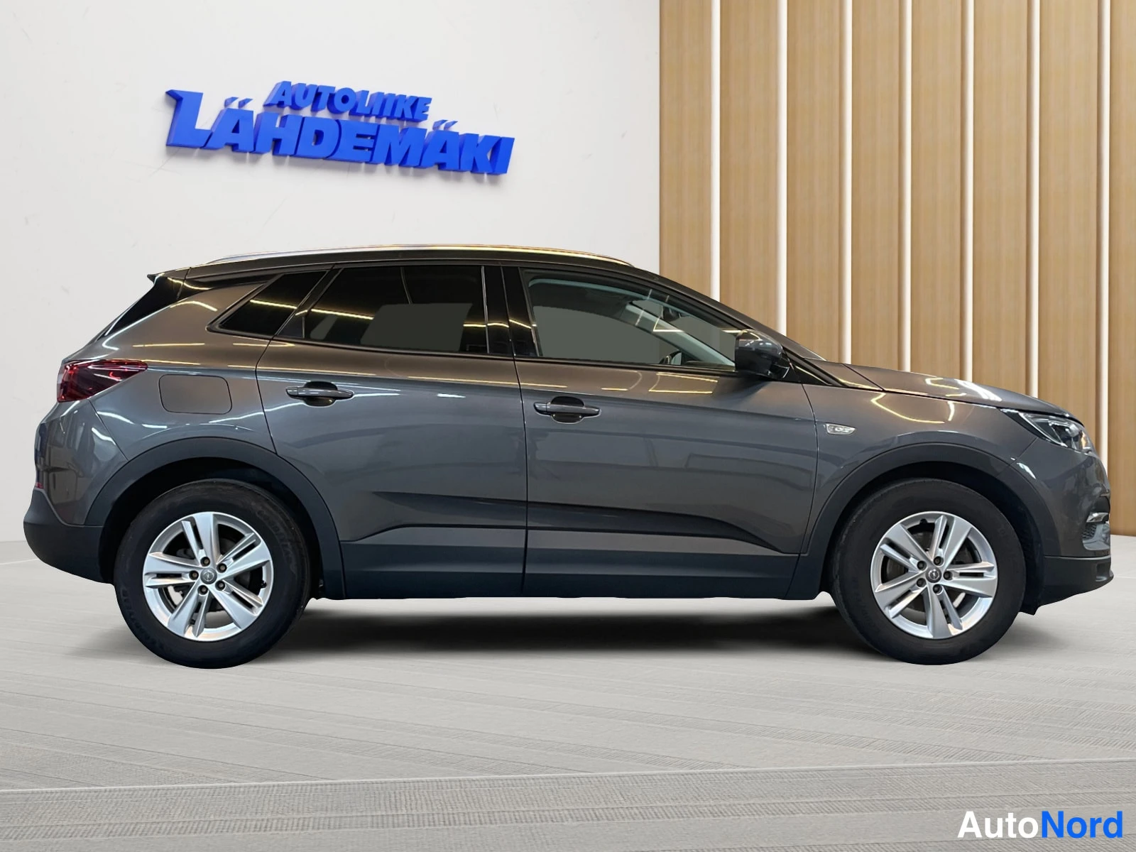 Harmaa Opel Grandland X 2018, etuviisto, keula oikealle, kuva 4