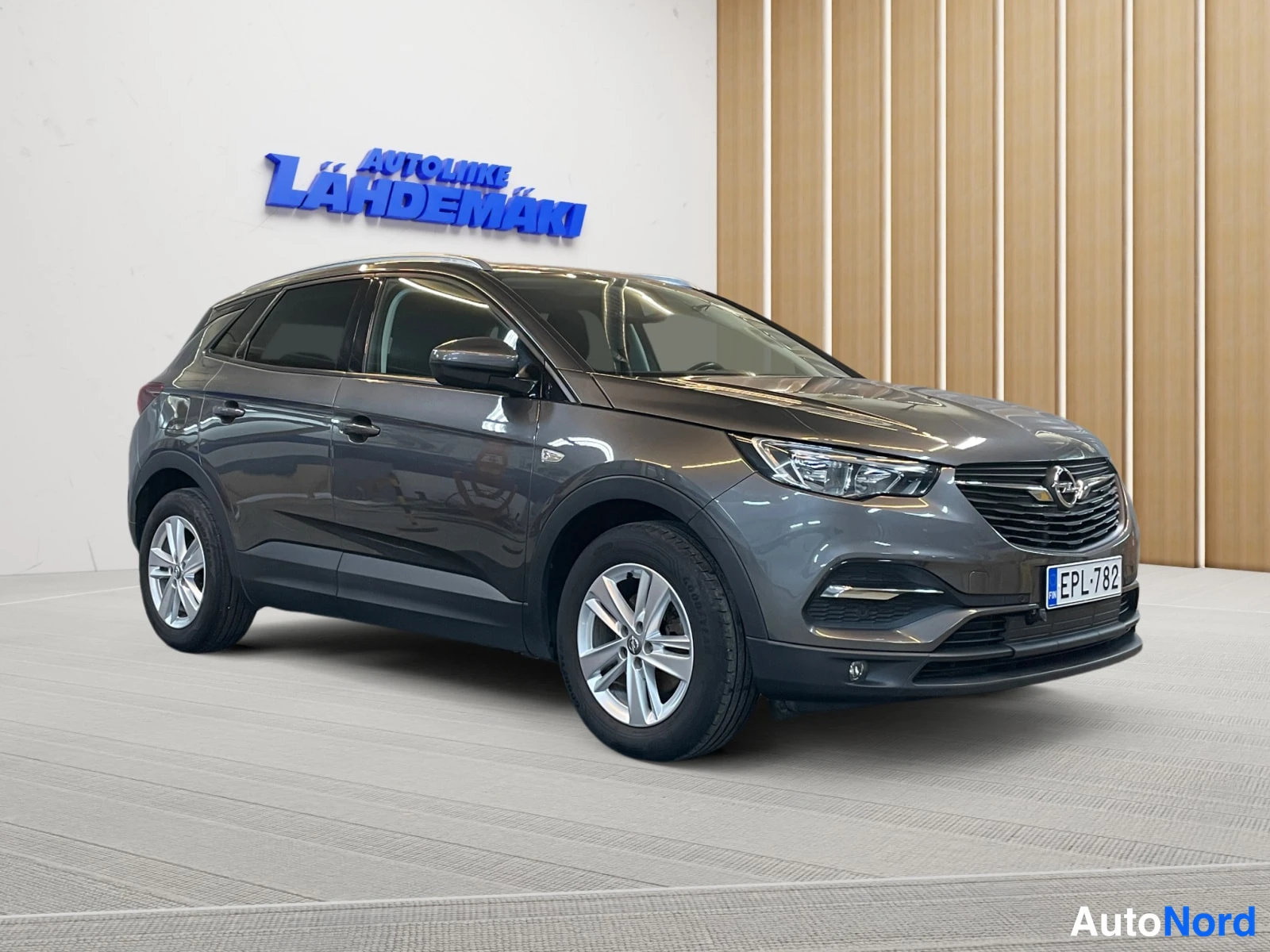 Harmaa Opel Grandland X 2018, etuviisto, keula oikealle, kuva 3