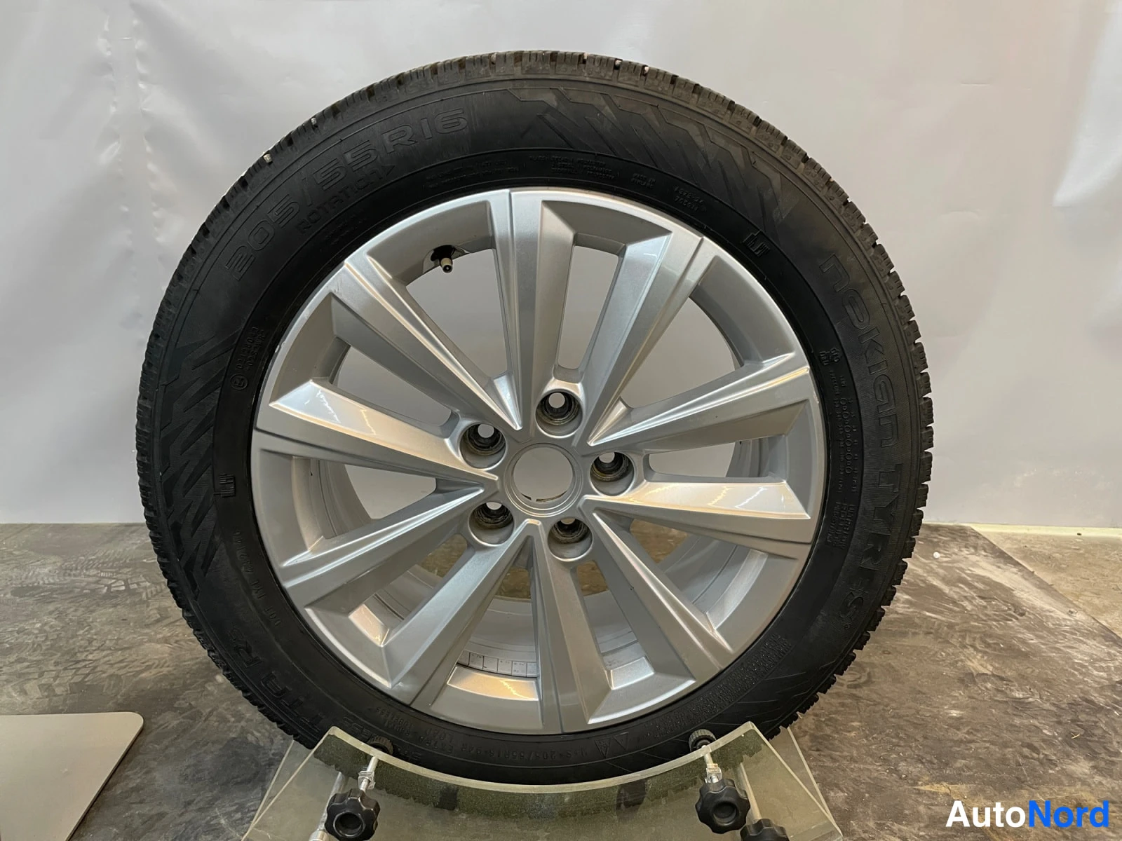 Valkoinen Opel Astra 2024, kuva 23