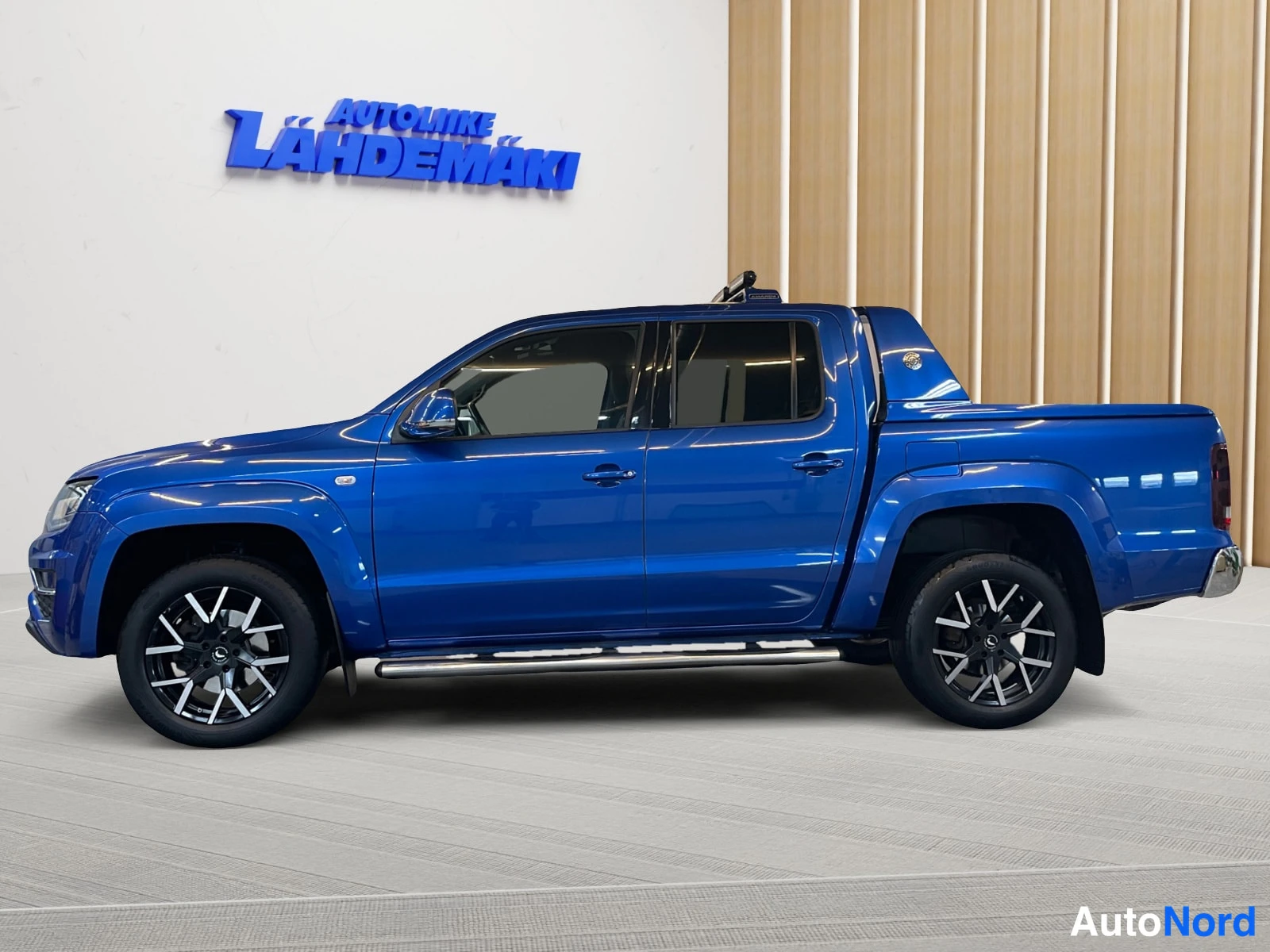 Sininen Volkswagen Amarok 2020, sivulta, kuva 4