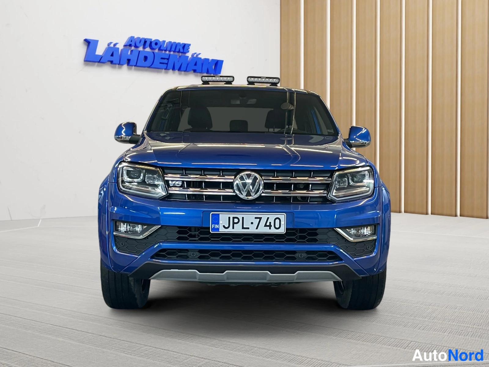 Sininen Volkswagen Amarok 2020, edestä, kuva 3