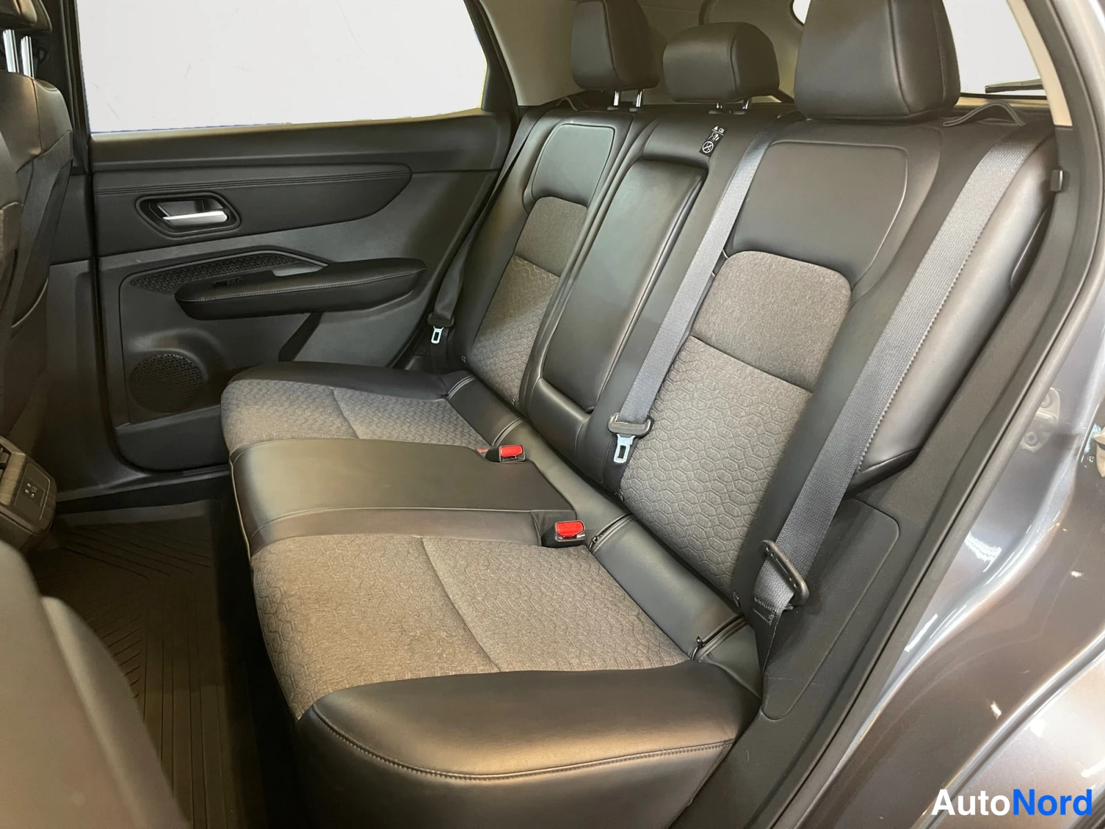 Grey Nissan Ariya 2023, photo 15