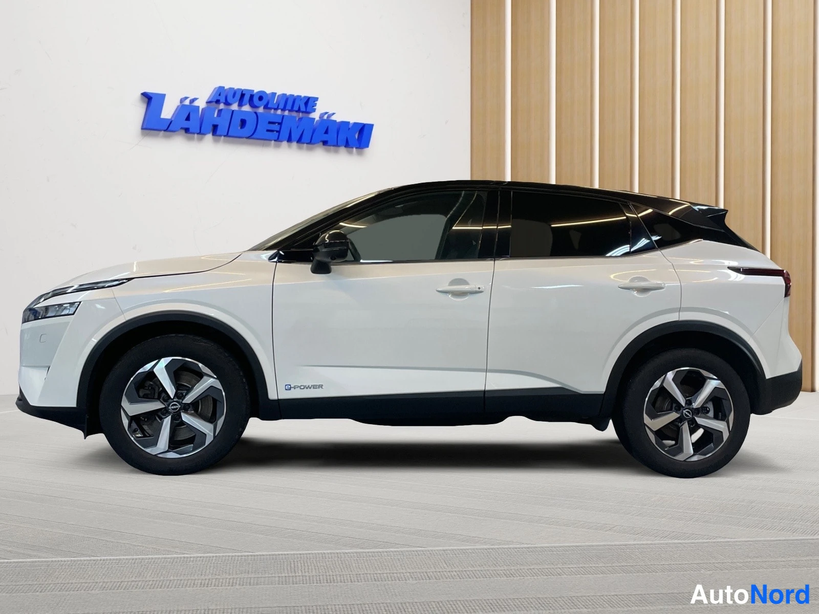 White Nissan Qashqai 2024, side, photo 6