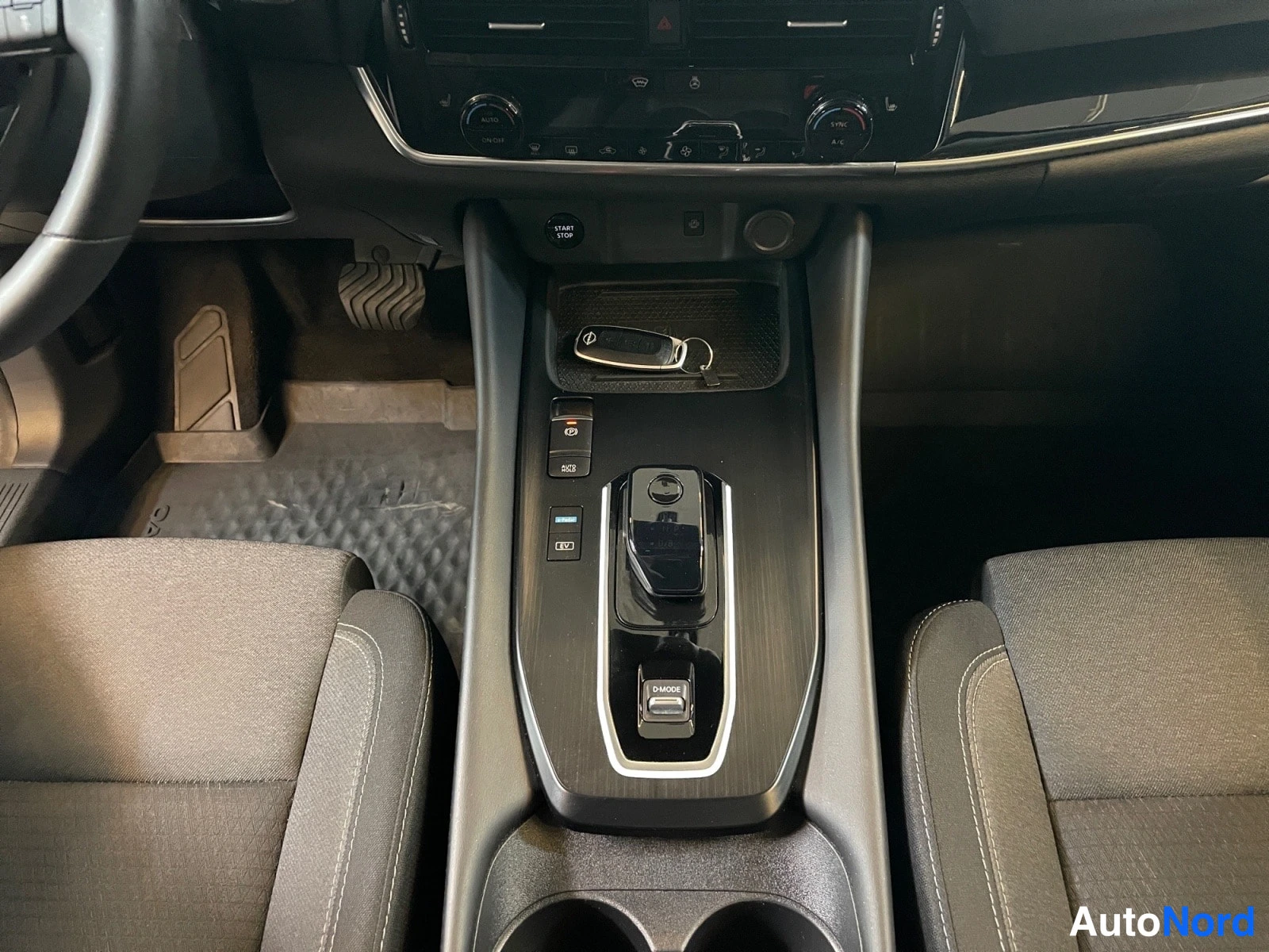 White Nissan Qashqai 2024, photo 15