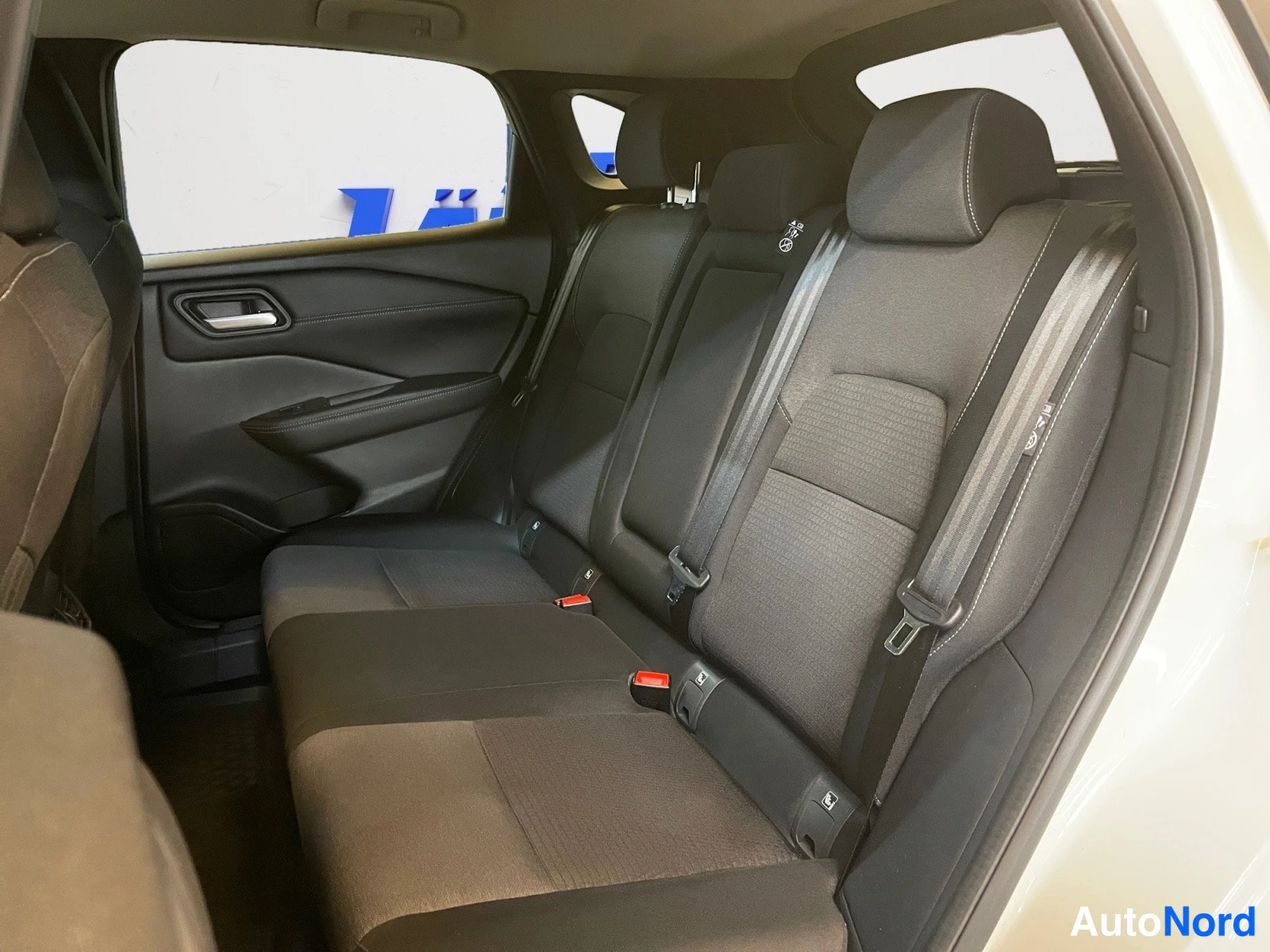 White Nissan Qashqai 2024, photo 16