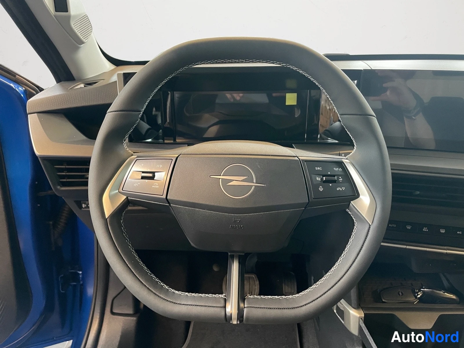Blue Opel Frontera 2026, photo 14