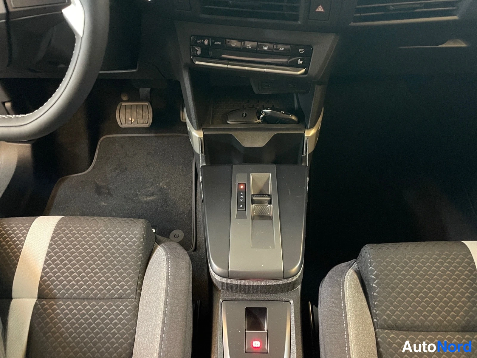 Blue Opel Frontera 2026, photo 16