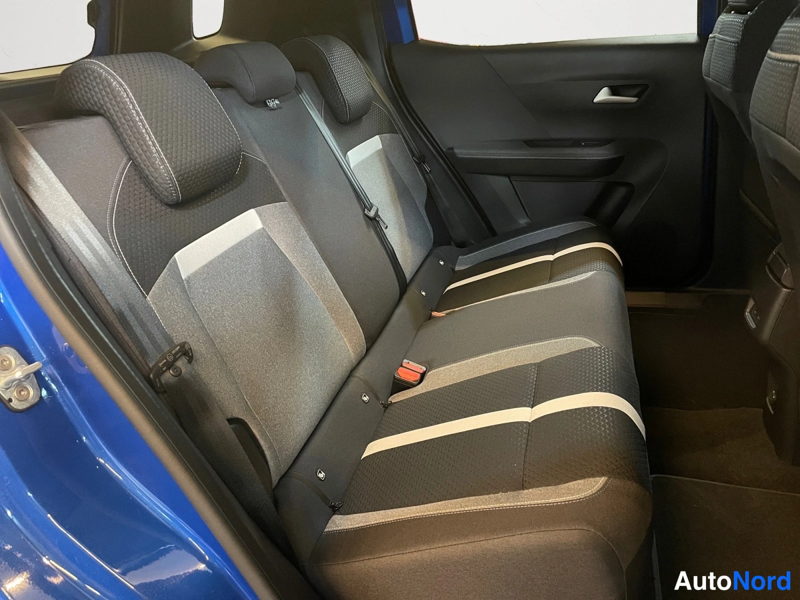 Blue Opel Frontera 2026, photo 18