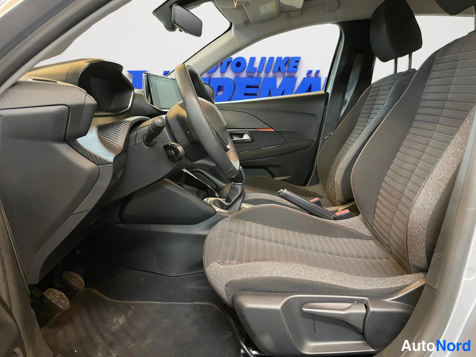 Harmaa Peugeot 208 2023, kuva 11