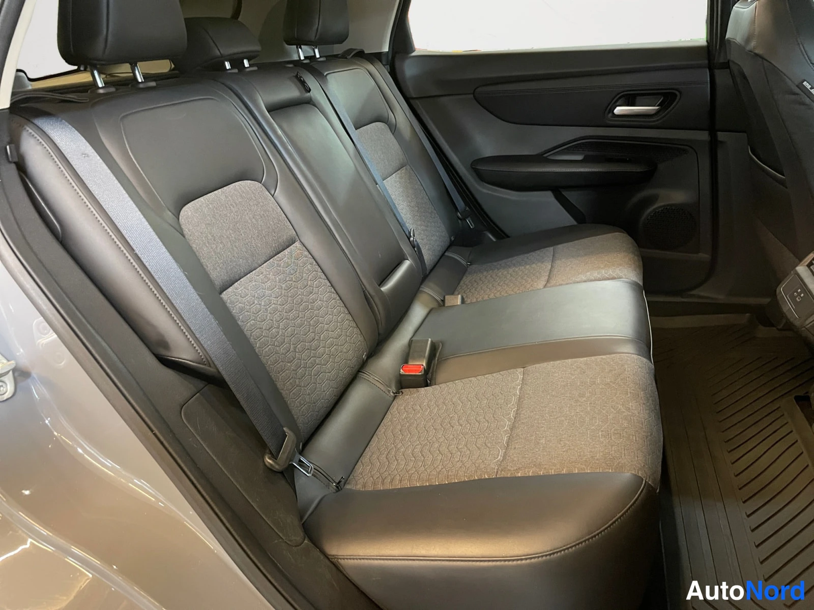 Grey Nissan Ariya 2024, photo 17