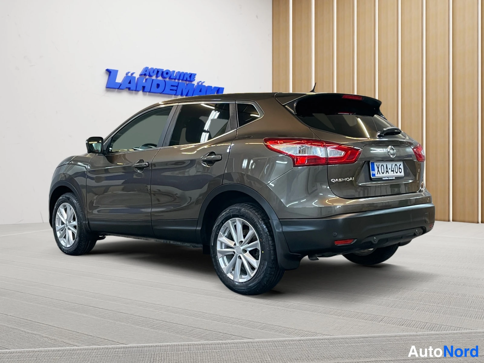 Brown Nissan Qashqai 2017, rear three-quarter, photo 7