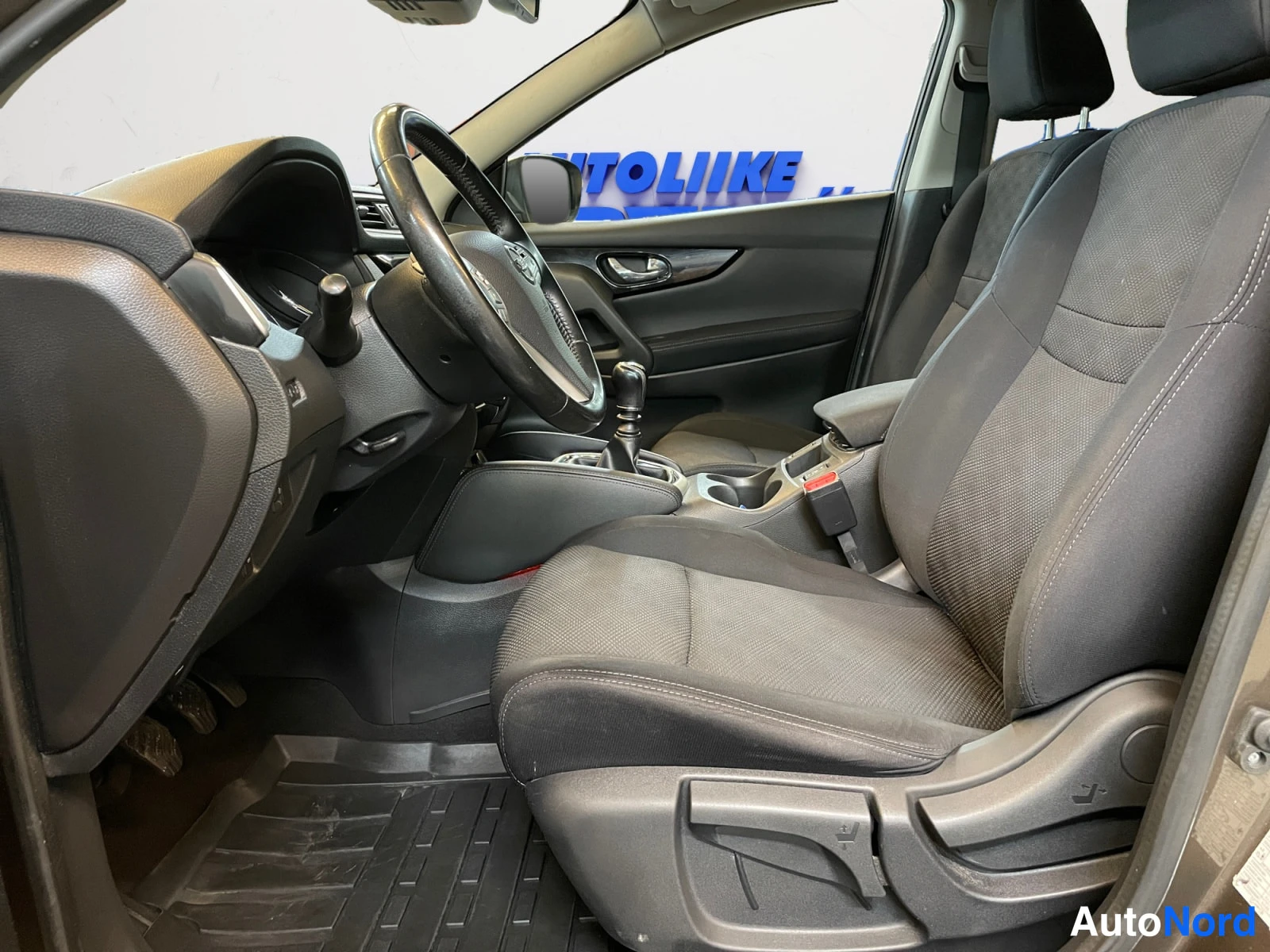 Brown Nissan Qashqai 2017, photo 10
