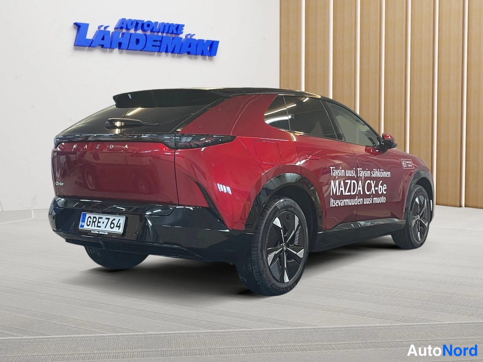 Punainen Mazda CX-6e 2026, takaviisto, kuva 6