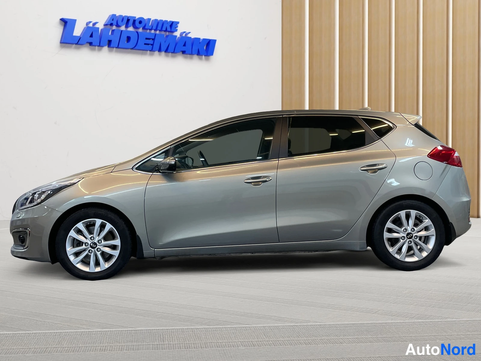 Hopea KIA cee´d 2018, etuviisto, keula vasemmalle, kuva 2