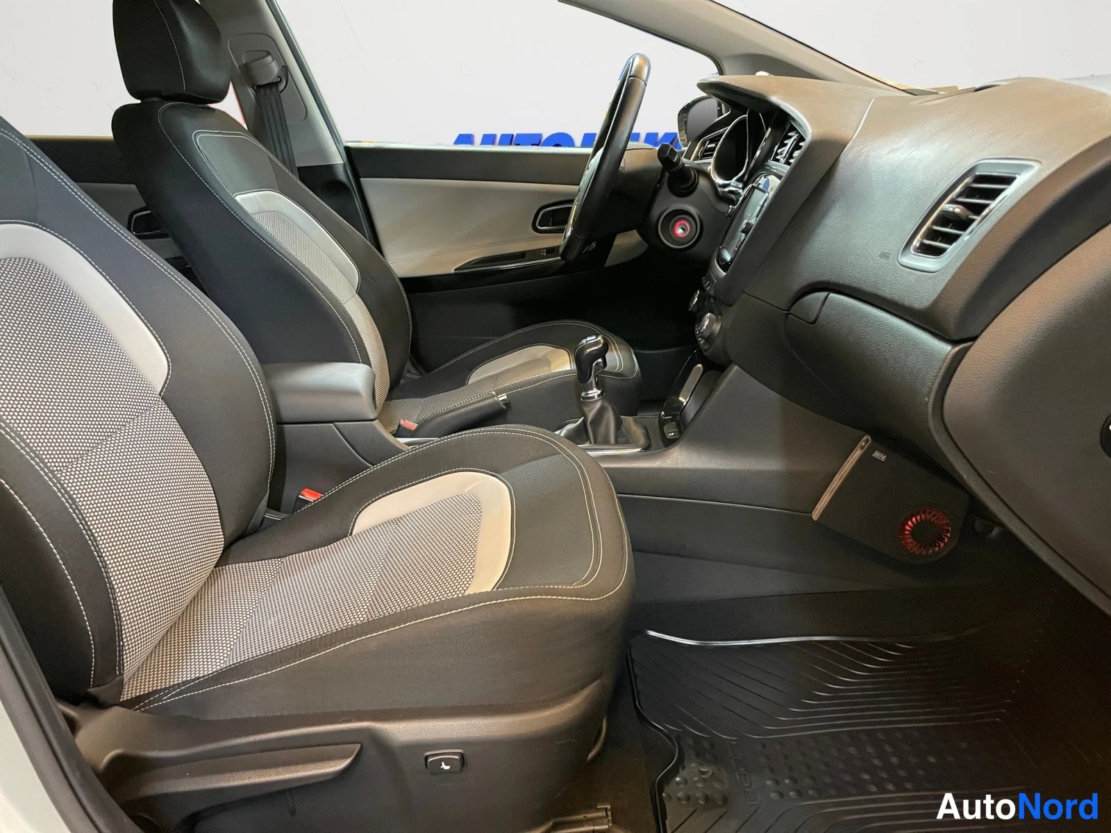 Hopea KIA cee´d 2018, kuva 16