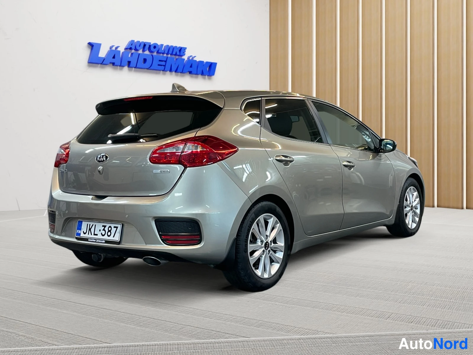 Hopea KIA cee´d 2018, takaviisto, kuva 8