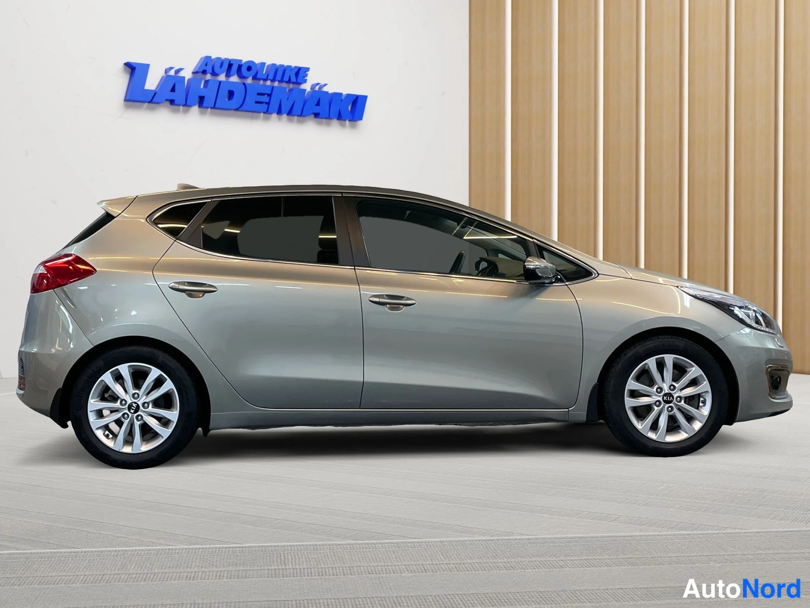 Hopea KIA cee´d 2018, sivulta, kuva 6