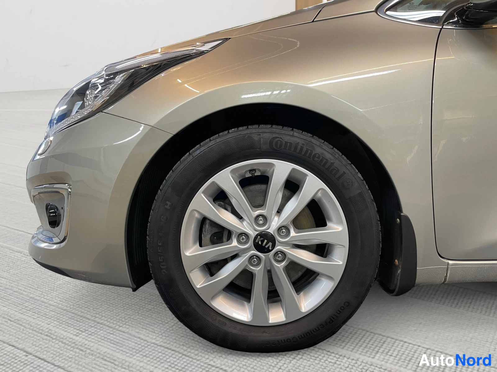 Hopea KIA cee´d 2018, etuviisto, keula vasemmalle, kuva 3