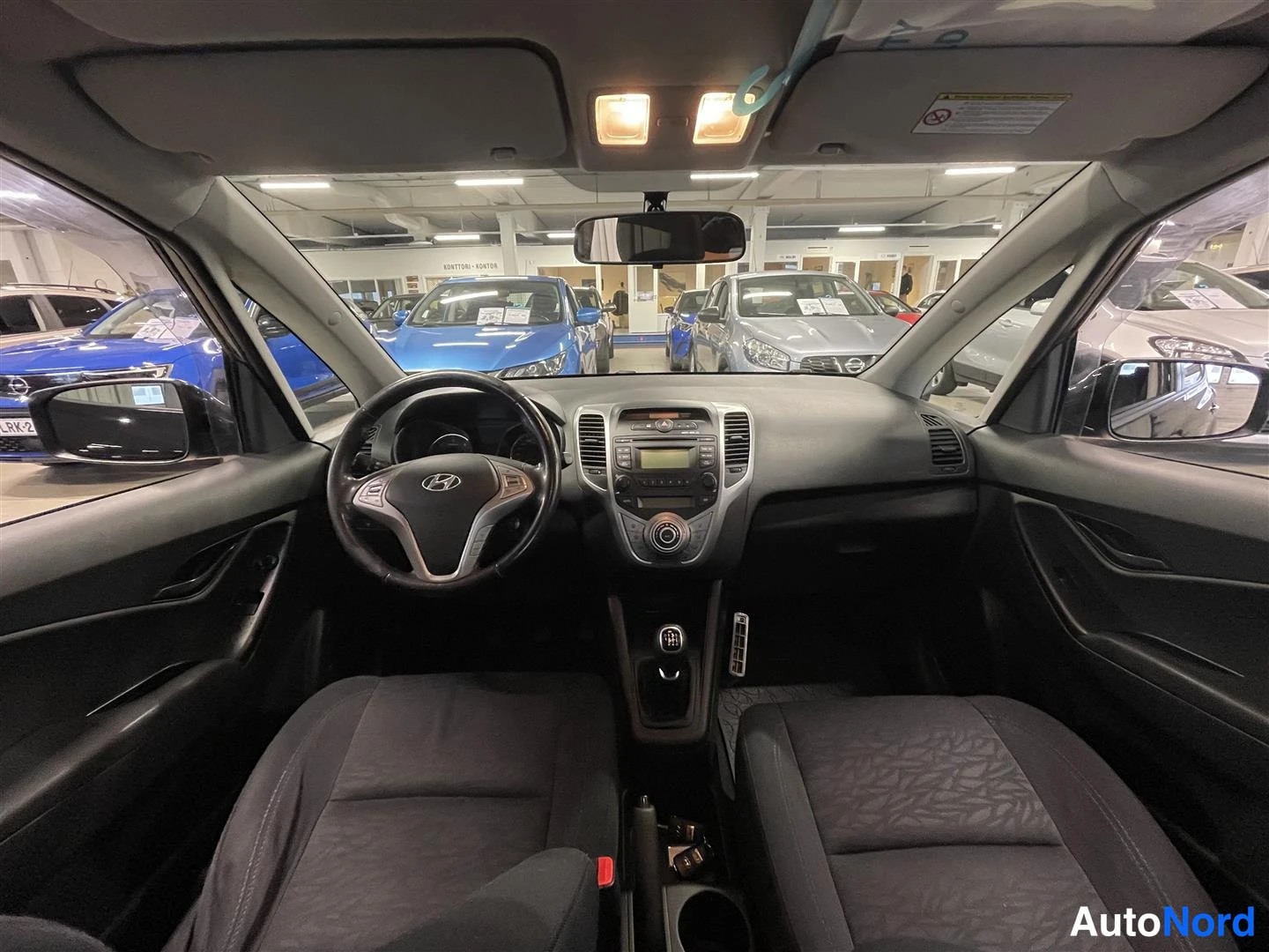 Musta Hyundai IX20 2012, kuva 12