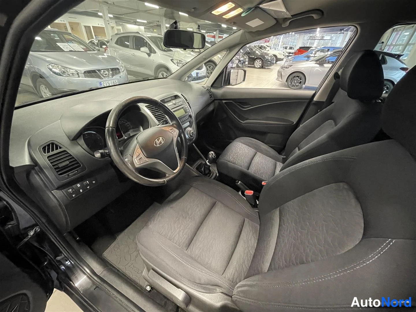Musta Hyundai IX20 2012, kuva 19